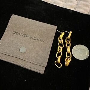 Beautiful eye catching gold chain link earrings! Never worn